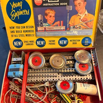 Vintage 1959 AC Gilbert Erector Set No. 10053 The Rocket Launcher w/ Metal Case