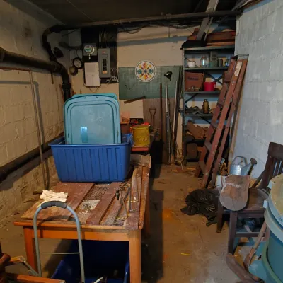 Sale Photo Thumbnail #40: Garage items