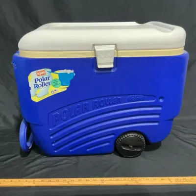 Igloo Polar Roller Wheeled Cooler With Handle 