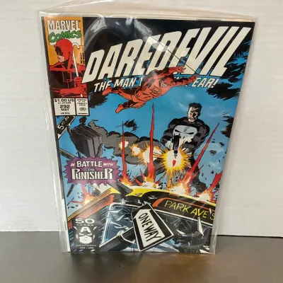 Sale Photo Thumbnail #23: Marvel Comics Daredevil #292, May 1991, featuring The Punisher, bagged and boarded.