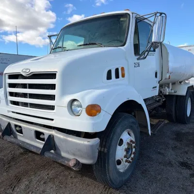 113 1999 sterling l7501 water truck low miles