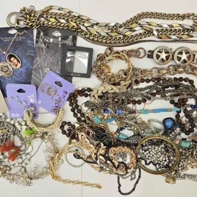 1004 costume jewelry