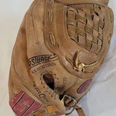 Rawlings Fastback Deep Well Pocket Baseball Glove with Printed Robin Yount Signature