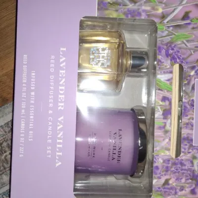 Sale Photo Thumbnail #264: HomeWorx by Slatkin & Co. Lavender Vanilla reed diffuser and candle gift set, new in original box.