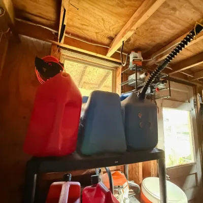 Sale Photo Thumbnail #327: Gas cans