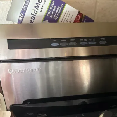 Sale Photo Thumbnail #5: Food Saver food sealer
