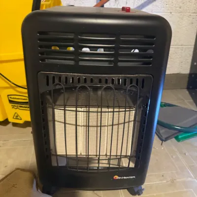 Sale Photo Thumbnail #333: Propane heater