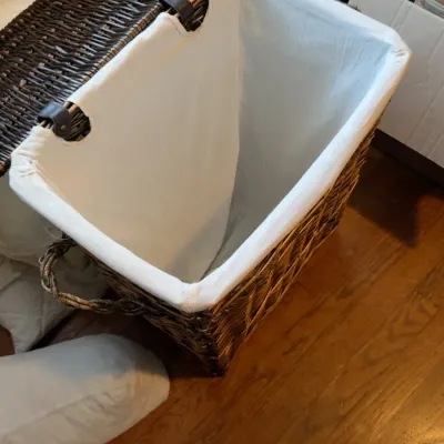 Sale Photo Thumbnail #71: Wicker hamper