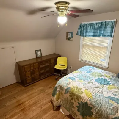 Sale Photo Thumbnail #348: Bedroom furniture