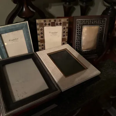 Sale Photo Thumbnail #98: Many frames