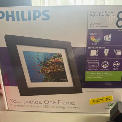 Sale Photo Thumbnail #149: Digital photo frame