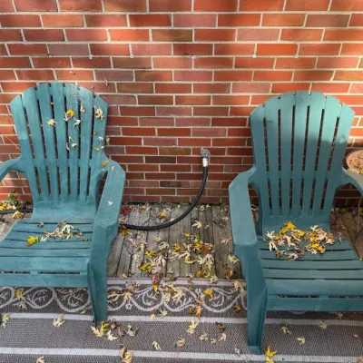 Sale Photo Thumbnail #250: Lawn chairs