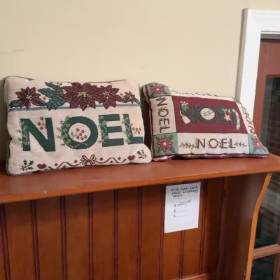 Sale Photo Thumbnail #103: Christmas decorative pillows