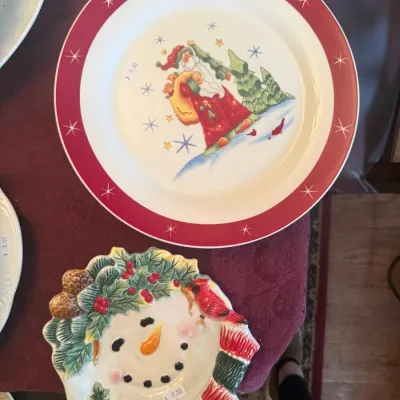 Sale Photo Thumbnail #130: Decorative plates