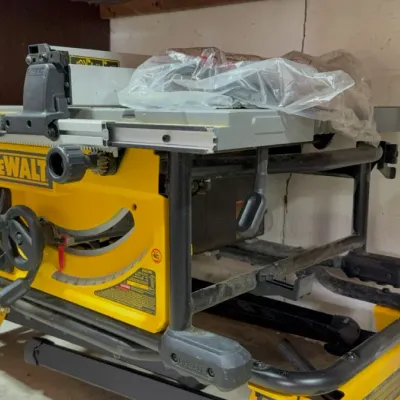 Sale Photo Thumbnail #119: DeWalt table saw