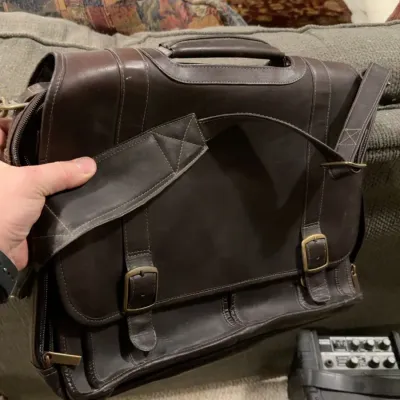Sale Photo Thumbnail #334: Leather briefcase/bag