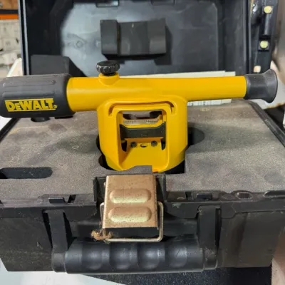 Sale Photo Thumbnail #120: DeWalt survey level