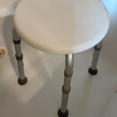 Sale Photo Thumbnail #112: Showed stool