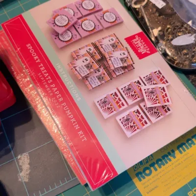 Sale Photo Thumbnail #82: Small craft kits - many varieties