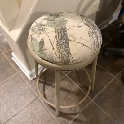 Sale Photo Thumbnail #184: Camouflage stool