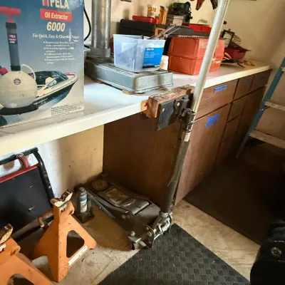 Sale Photo Thumbnail #288: Hydraulic jack and other tools