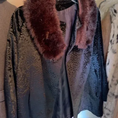Sale Photo Thumbnail #51: Vintage fur coat
