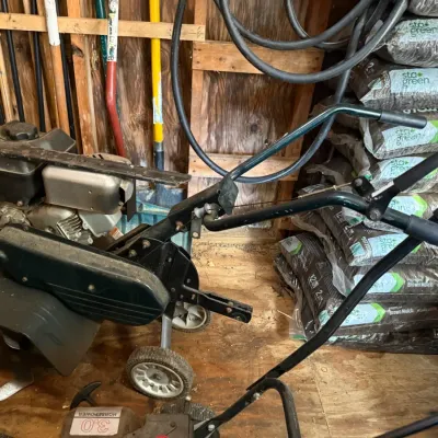 Sale Photo Thumbnail #319: Gas-powered edger