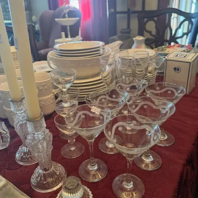 Sale Photo Thumbnail #124: Glassware and china