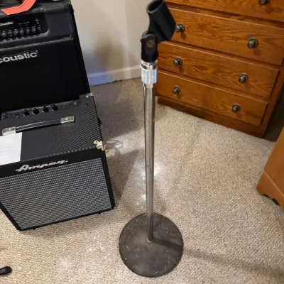 Sale Photo Thumbnail #188: Microphone stand