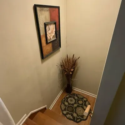 Sale Photo Thumbnail #351: Wall art and floor decor