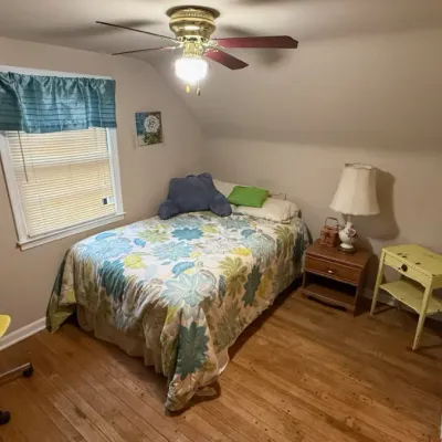 Sale Photo Thumbnail #347: Bedroom furniture