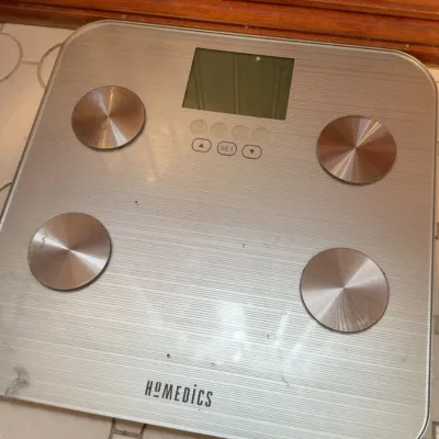 Sale Photo Thumbnail #79: Electronic weight scale