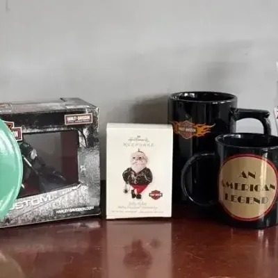 Harley Davidson Collectibles And Cups