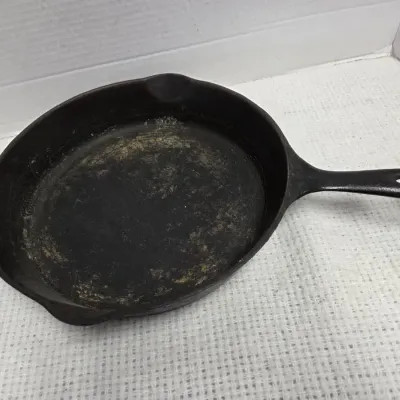 Wagner Ware Sydney Cast Iron Pan