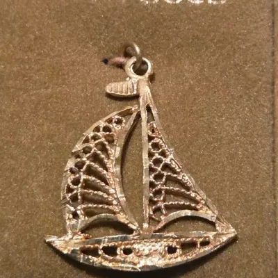 14k Gold "Sailboat" Necklace Pendant 1.6 Grams 