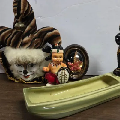 Vintage Figurines And Decor 