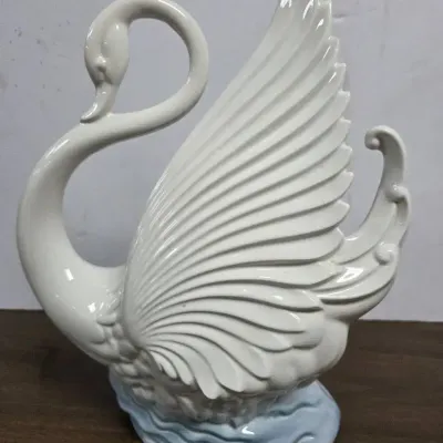 1959 Maddux of California ceramic Swan Lamp And Planter