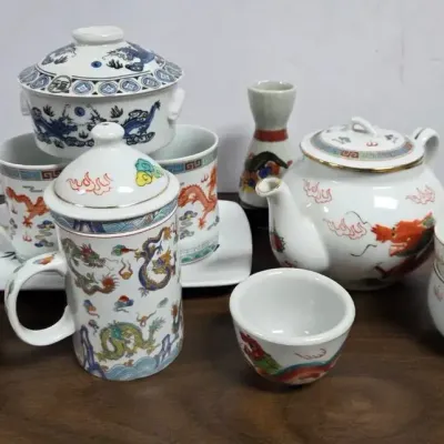 Dragon Themed Tea Pot And Cups 
