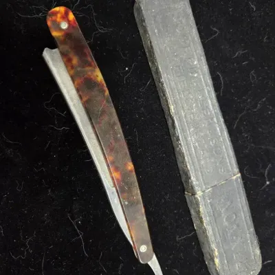 Vintage Straight Razor Stamped With NON.XLL JOSEPH ALLEN & SONS / SHEFFIELD, ENGLAND