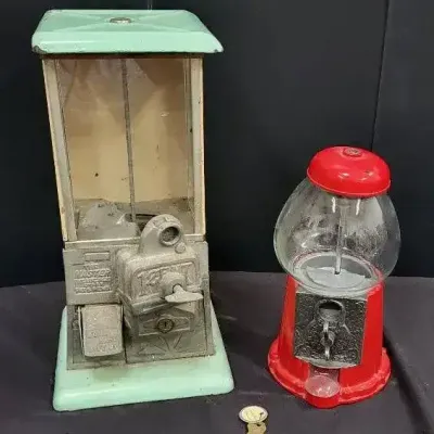 Antique Master Gumball Machine + (WH16)