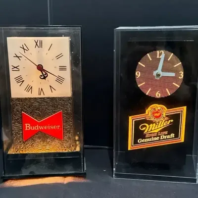 Vintage Light-up Clocks (WH9)