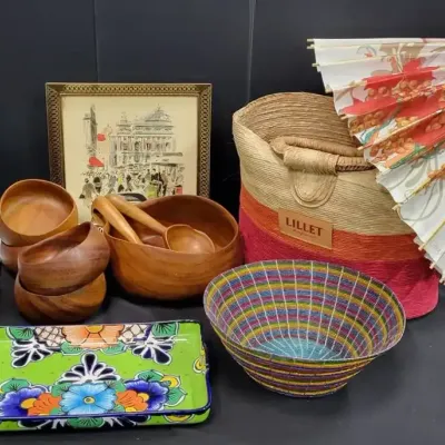 Worldly Souvenir Lot (WH7)