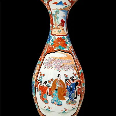 Large Asian Imari Style Porcelain Floor Vase Scalloped Rim Figures & Florals