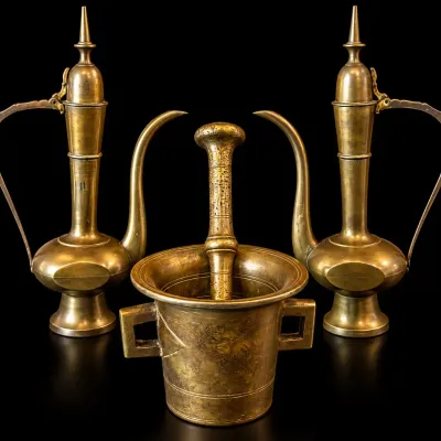 Vintage Brass Ewers & Mortar and Pestle Decorative Metalware Lot of 4