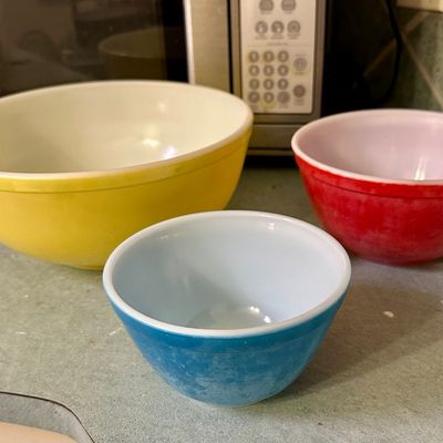 Sale Photo Thumbnail #65: Pyrex primary color set of three mixing bowls