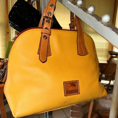Sale Photo Thumbnail #103: Dooney vintage purse