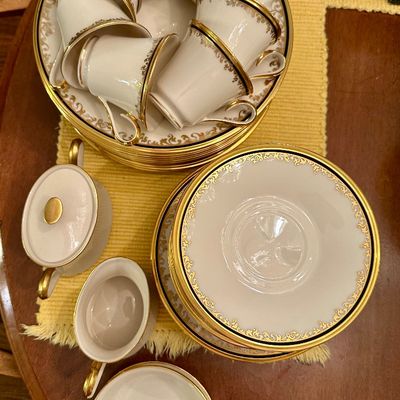 Sale Photo Thumbnail #54: Lenox eclipse China 