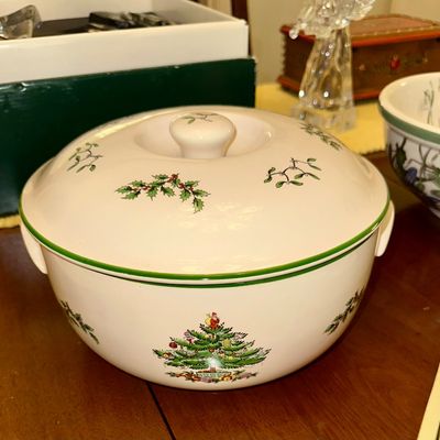 Sale Photo Thumbnail #51: Spode Christmas casserole