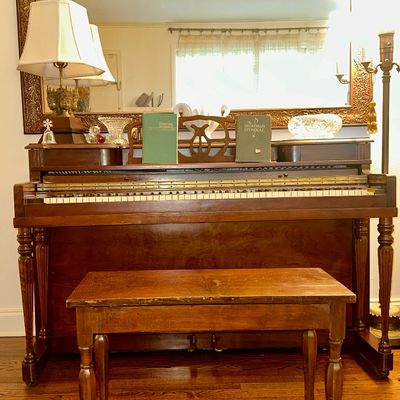 Sale Photo Thumbnail #12: Piano
