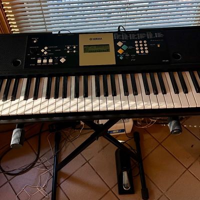Sale Photo Thumbnail #42: Yamaha keyboard
